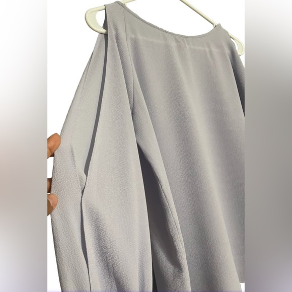 Vince Camuto Purple Textured Cold-Shoulder Bell-Sleeve Top XS - Picture 2 of 8